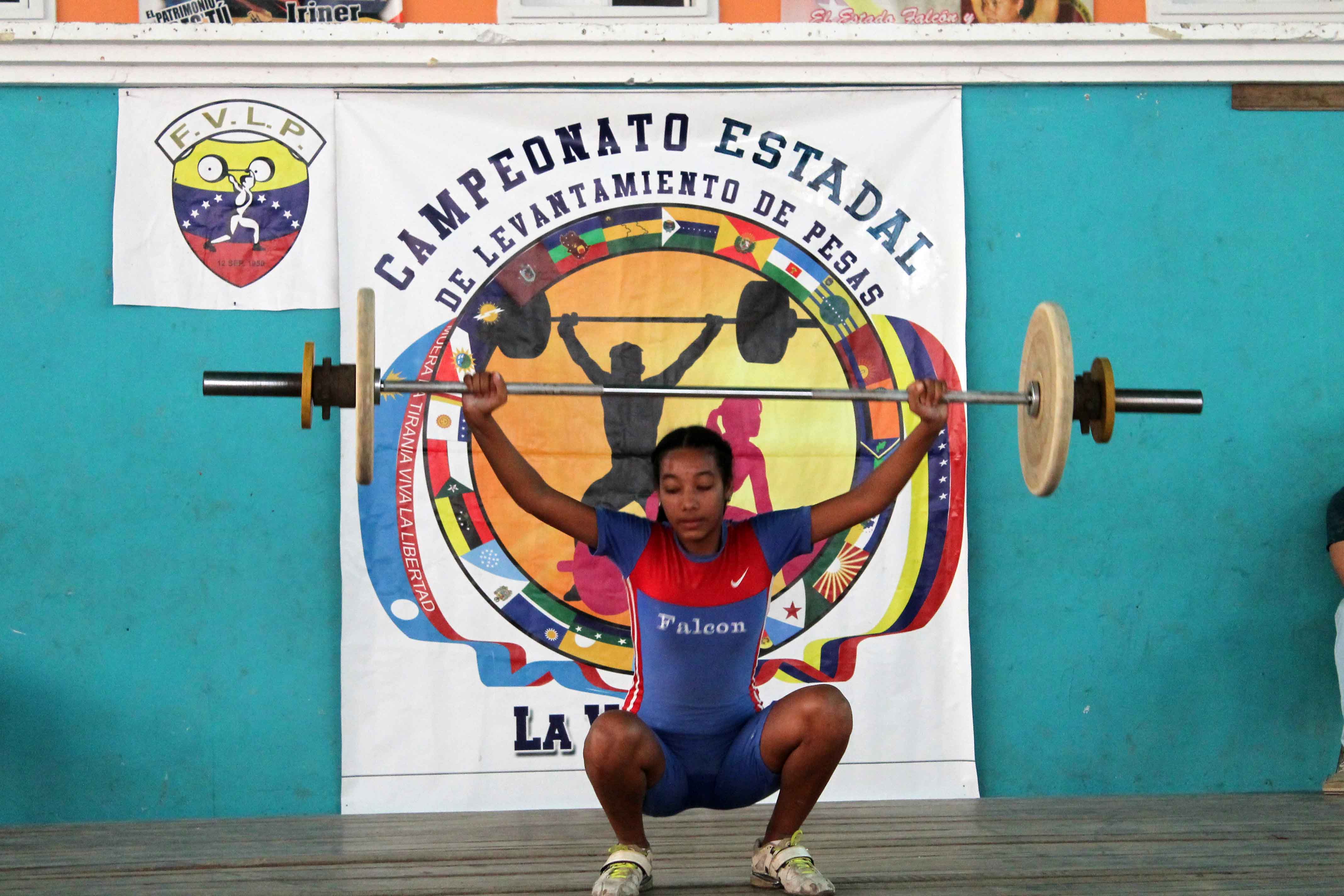Campeonato estatal de Pesas en Colina