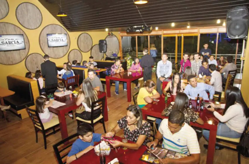 Casa García Restobar se botó en su apertura al público