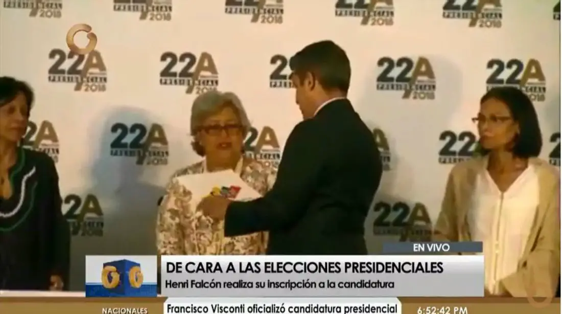  Henri Falcón exigió postergar presidenciales mientras oficializó su candidatura ante el CNE