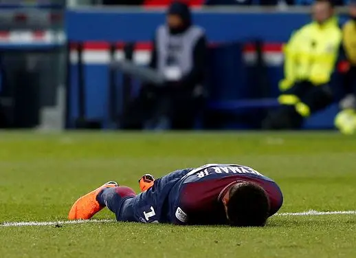  Neymar «será operado en el final de la semana en Brasil»: París Saint-Germain