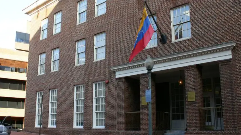  Consulado de Venezuela en Miami podría no abrir por impago de alquiler