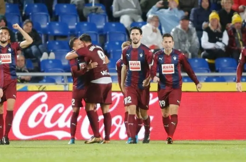  El Eibar golea al Sevilla (5-1) y se acerca a Europa