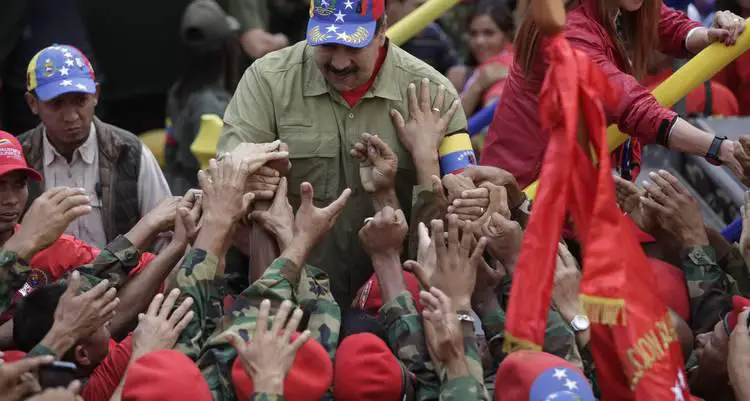  Hinterlaces: El 55% de los venezolanos prefiere que Maduro resuelva coyuntura económica