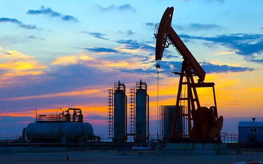  El petróleo subió antes de la reunión de la OPEP y otros productores