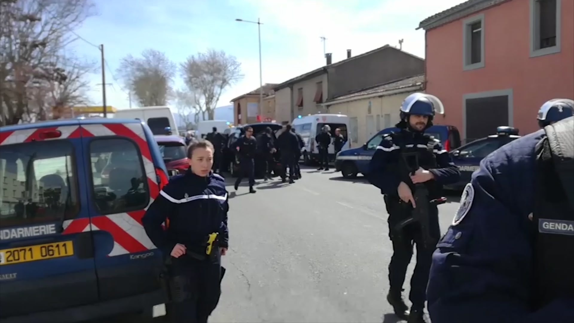  Francia: Dos muertos y 12 heridos en toma de rehenes