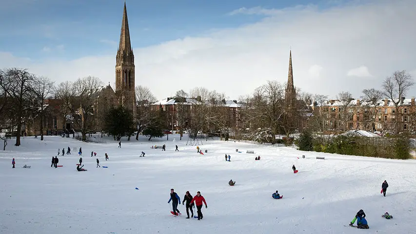 La nieve causa graves retrasos en el Reino Unido e Irlanda