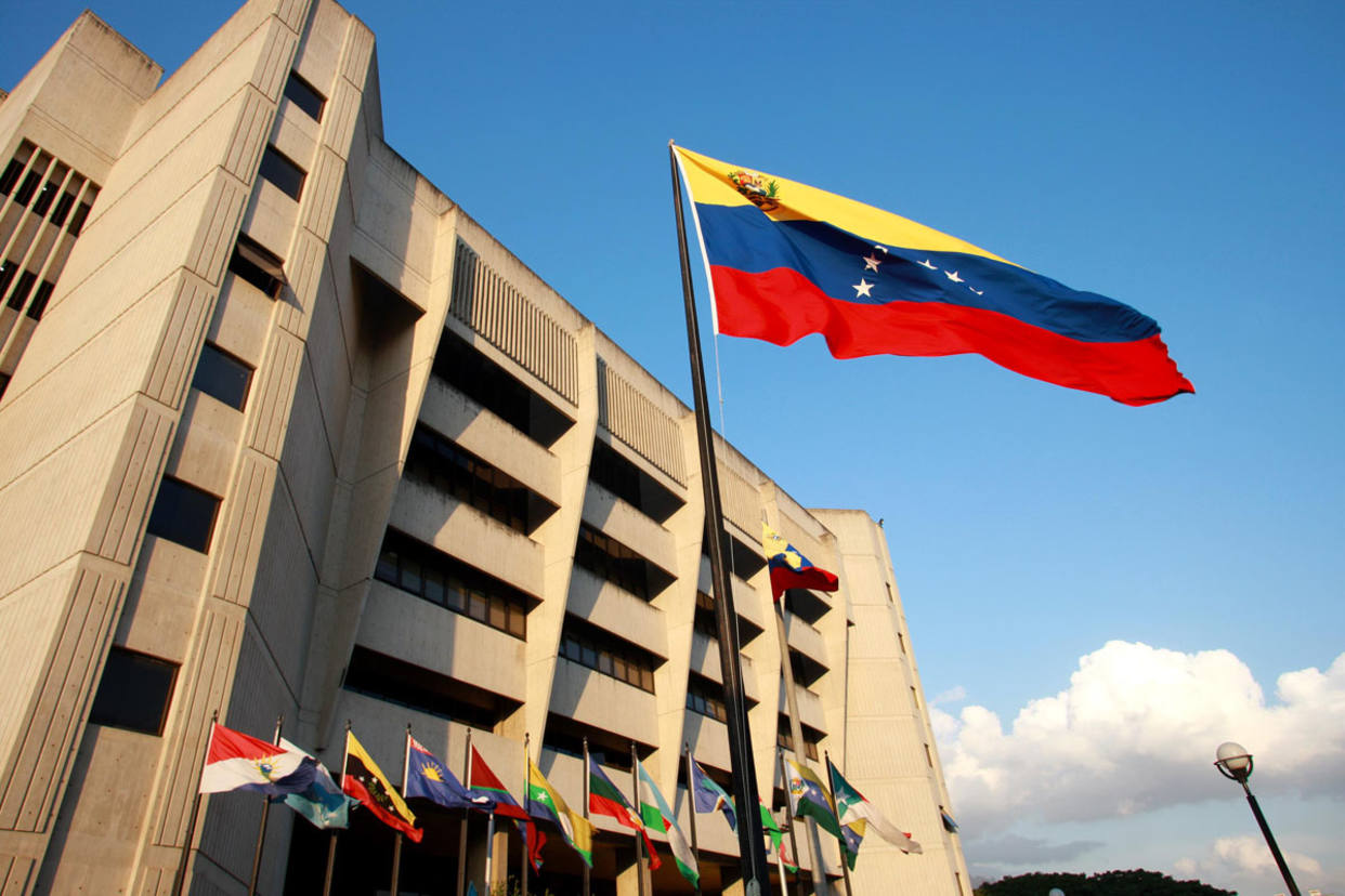  ANC y Poderes Públicos condenan atentado contra Maduro