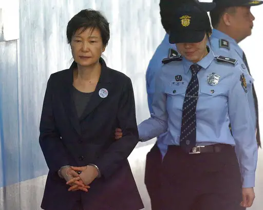  Expresidenta surcoreana, condenada a 24 años por corrupción
