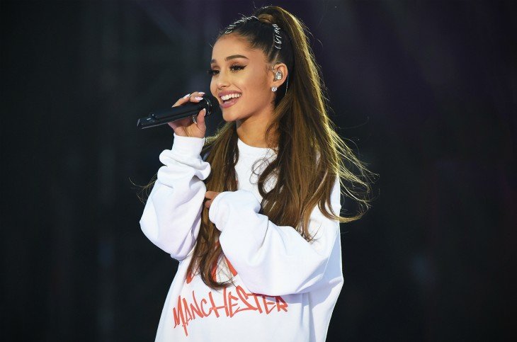  Ariana Grande saluda a sus fans en aniversario de Manchester