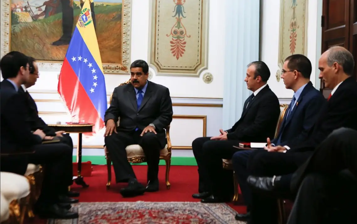  Presidente Maduro se reúne con el presidente del CAF