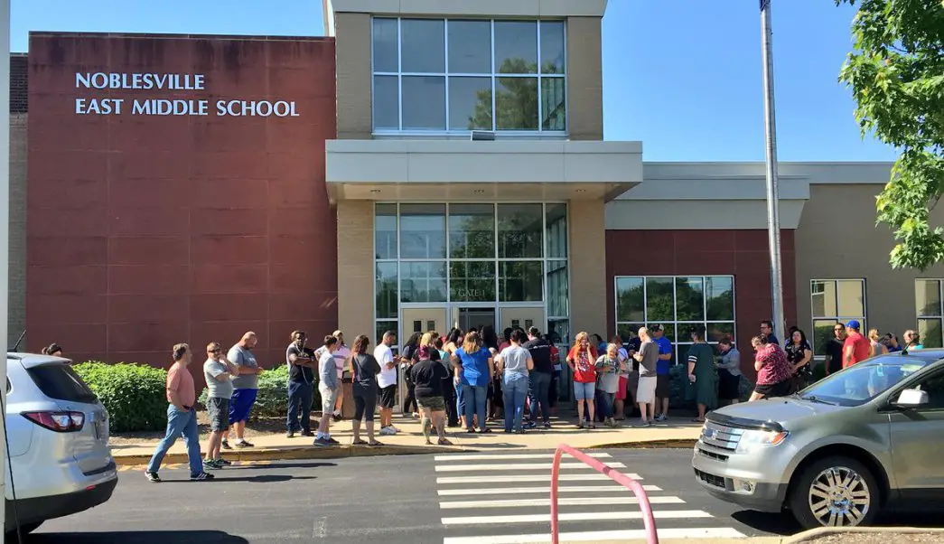  Estudiantes regresan a escuela de Indianápolis donde hubo tiroteo