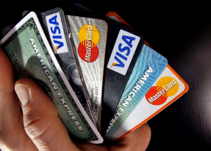  Sudeban llevó el límite de las tarjetas de crédito a BsS 8.000