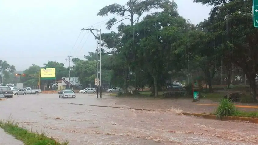  Lluvias fuertes con descargas eléctricas continúan en el estado Táchira