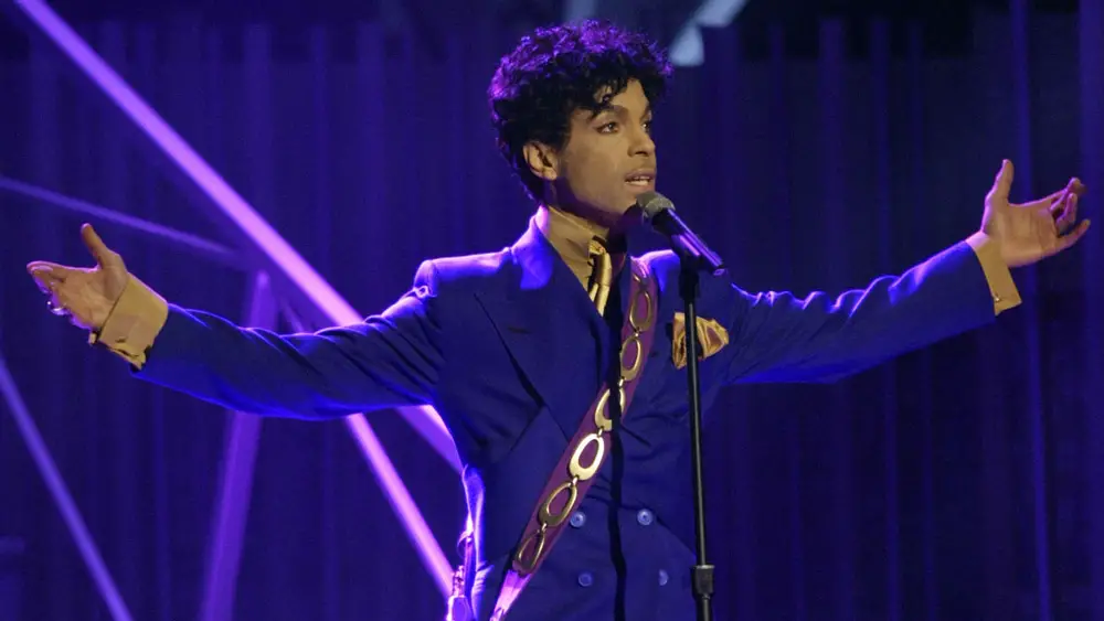  300 temas de Prince estarán disponibles en plataformas digitales