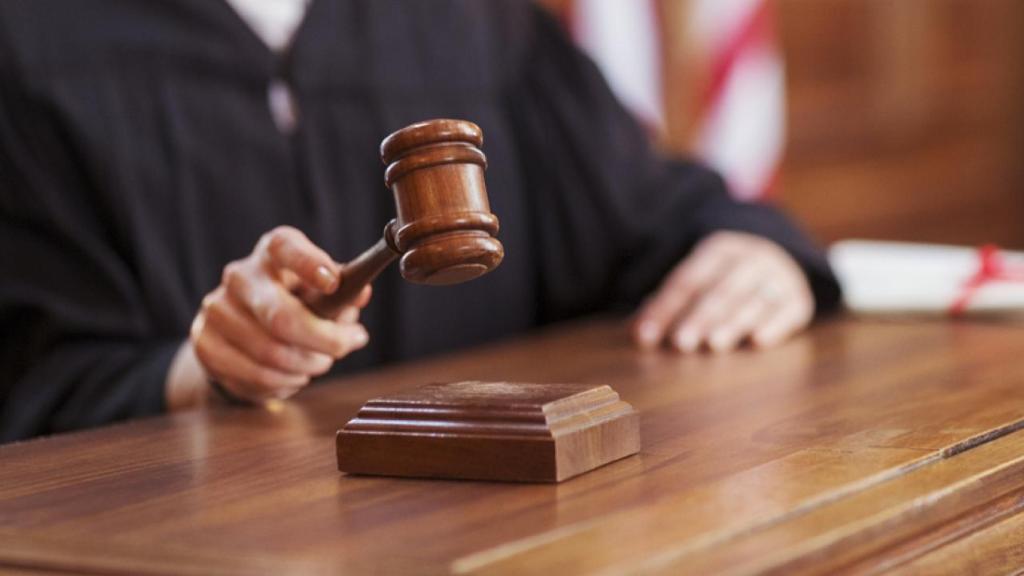  Libran órdenes de aprehensión contra dos jueces de Punto Fijo