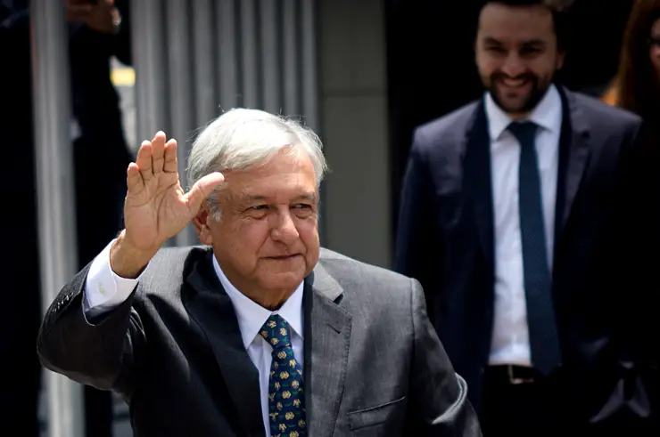  López Obrador propone un tren para unir Cancún y Palenque