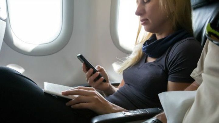  3 causas por las que tu celular puede arder repentinamente en un avión