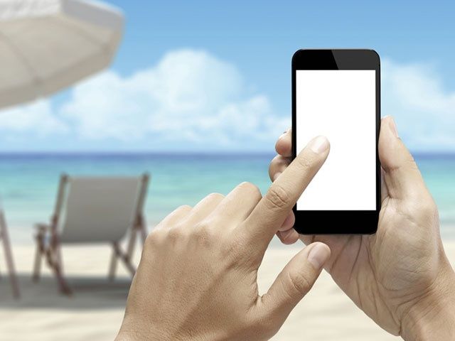  Tips para proteger tu celular si lo llevas a la playa