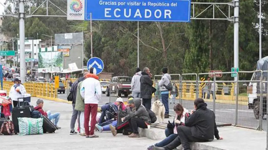  Ecuador no pedirá pasaporte ni antecedentes penales a venezolanos