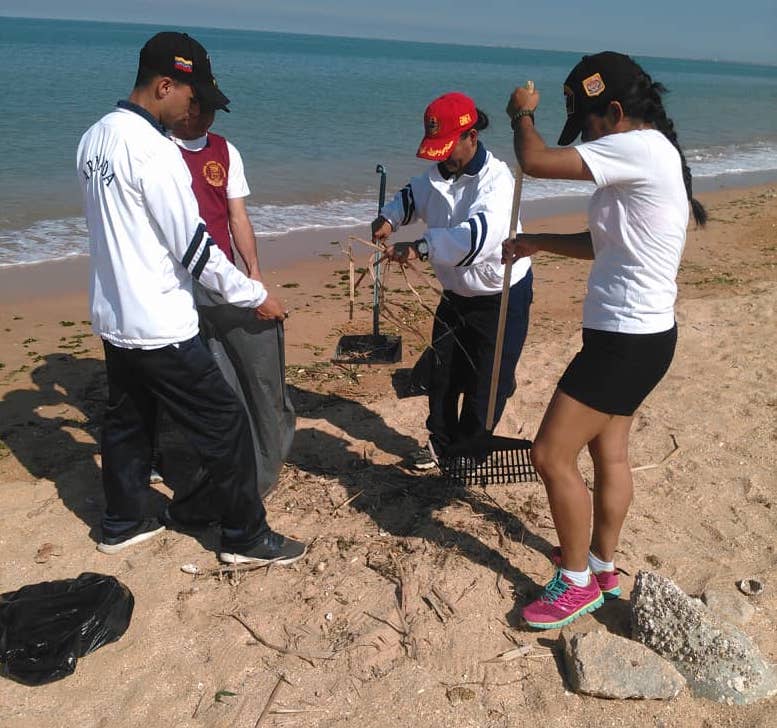 Guardacostas Punto Fijo realiza jornada de limpieza de playas
