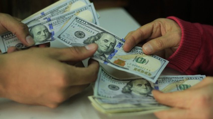  En ascenso | Precio del dólar «negro» rebasa los 9.000 bolívares