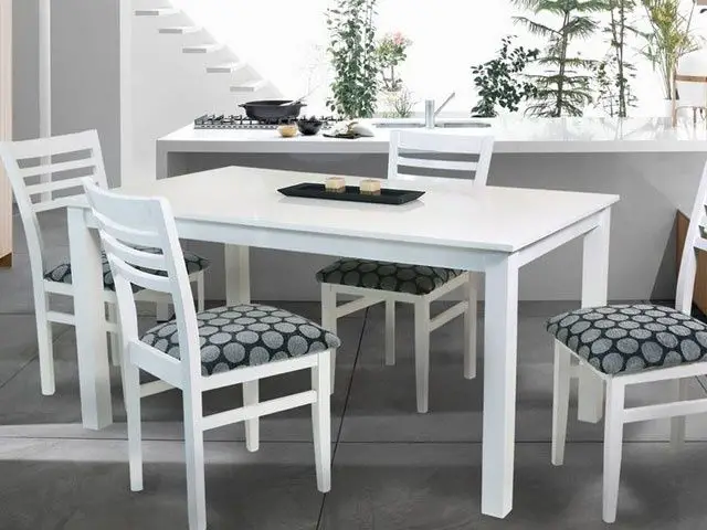 Cómo renovar la mesa de comedor de madera y pintarla de blanco