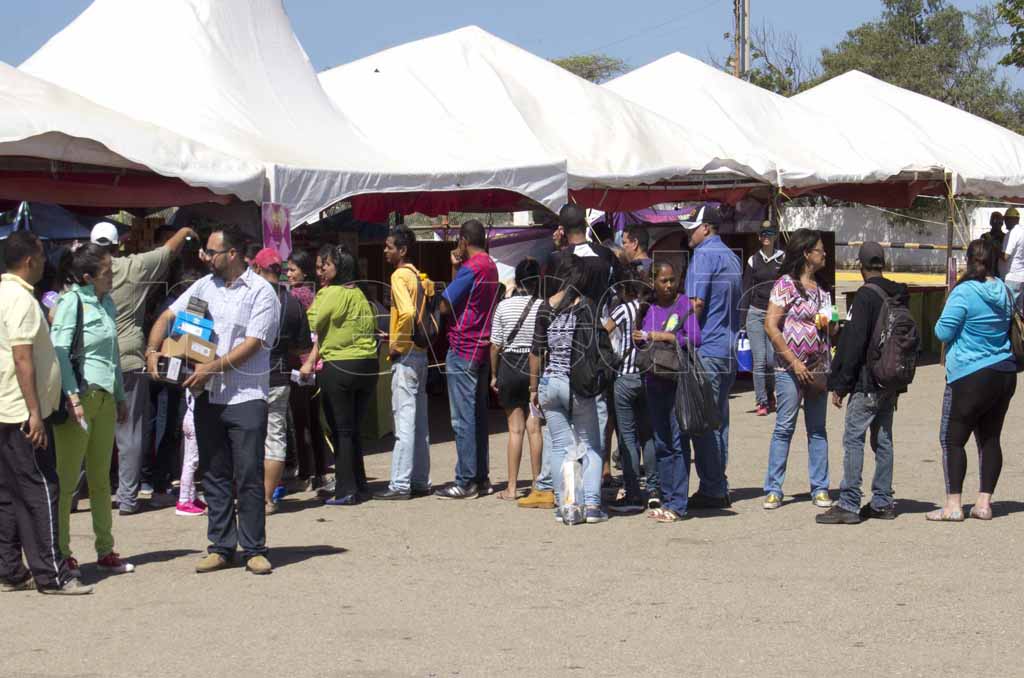  Cinco jornadas masivas: Compradores satisfechos  con Ciudadela Comercial de Paraguaná