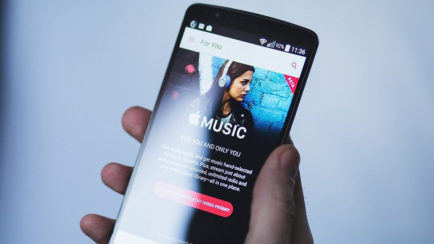  Apple Music tuitea desde un móvil Android