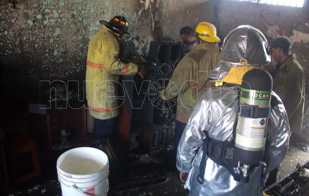 Alarmante humo | Incendio en apartamento de la Cruz Verde deja dos heridos
