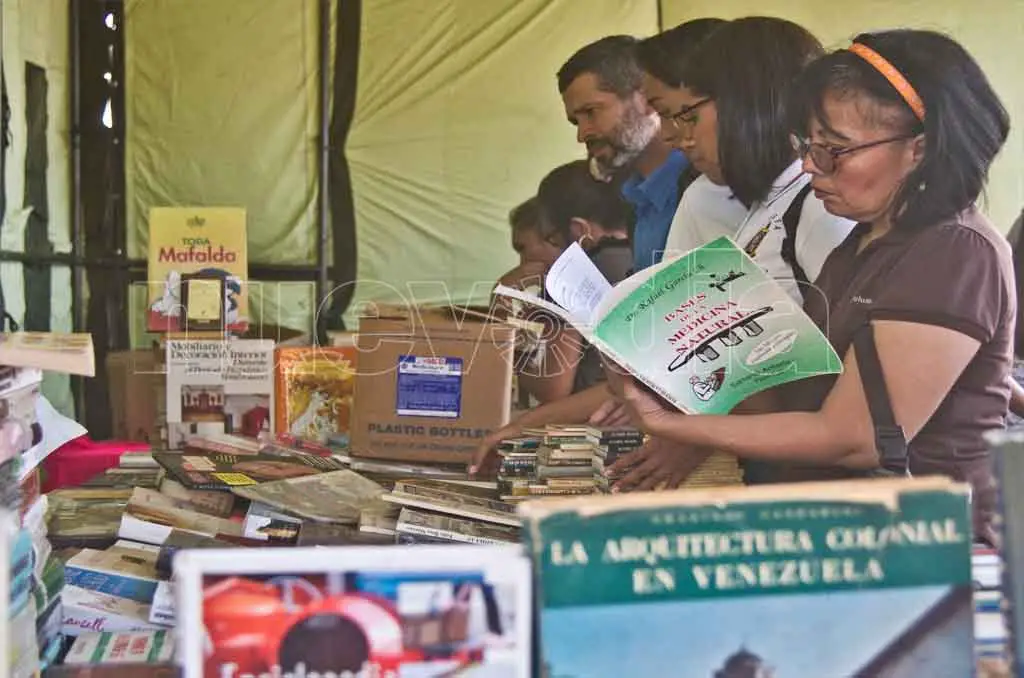  Inaugurada primera Feria del Libro en Paraguaná “Leer es vida”