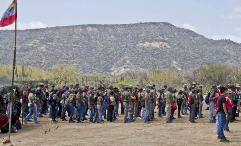 Coro | 1.200 milicianos se ejercitaron para la defensa de la patria