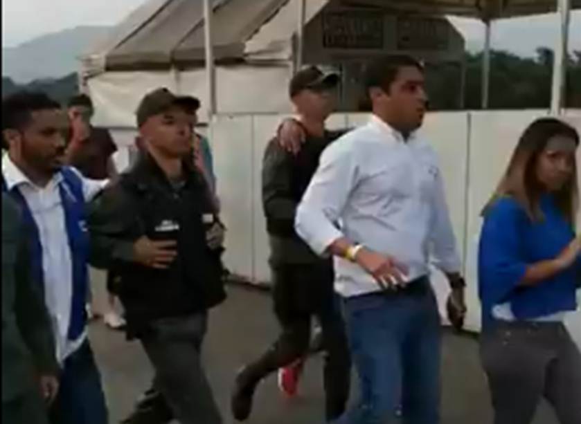  Tres guardias nacionales venezolanos desertaron y pidieron ayuda a Colombia