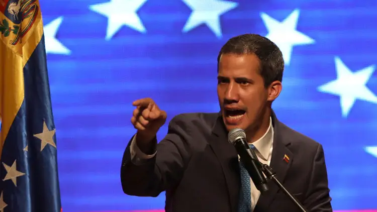 Juan Guaidó: Maduro debe decidir si sale de la presidencia a la fuerza