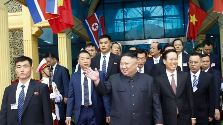  Trump arriba a Vietnam para cumbre con Kim