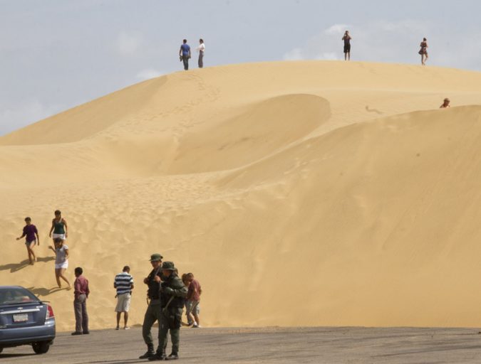 Coro | Seguridad se lleva elogios ante arribo “frío” de turistas