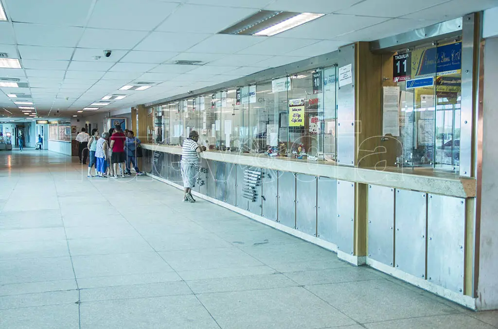 Terminal de Punto Fijo espera por pasajeros