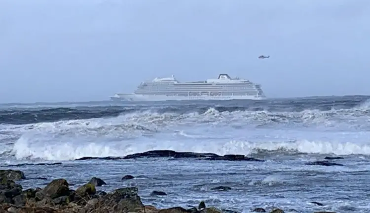  Crucero Viking Sky varado en Noruega  fue rescatado