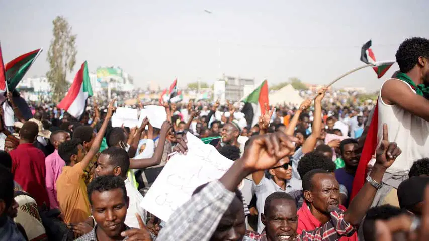  Los militares de Sudán anuncian elecciones en nueve meses
