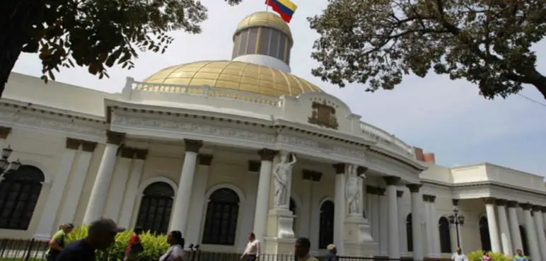 Diputados alertan sobre pretensión de implementar un sistema unipartidista