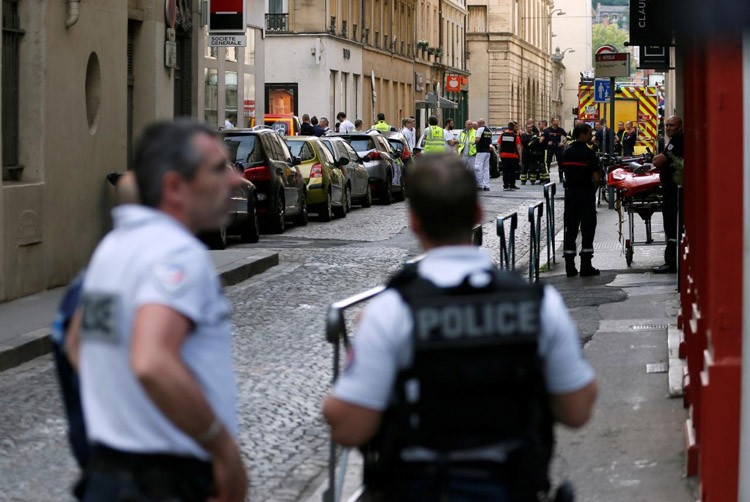  Tres detenidos por explosión en Francia que dejó 13 heridos