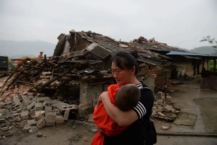  Terremotos en centro de China dejan 26 mil afectados