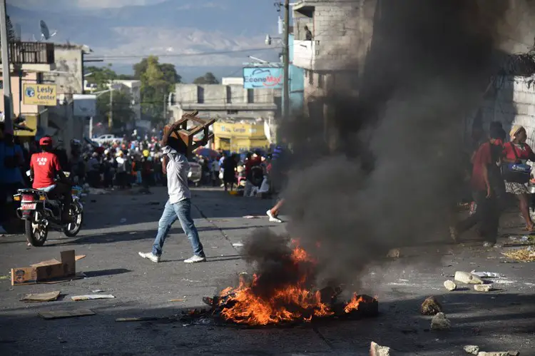  Haitianos exigen la renuncia del presidente
