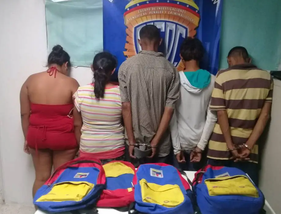 Cinco detenidos por hurto de morrales escolares