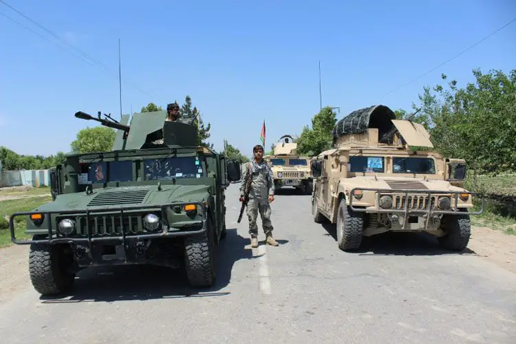 Fuerzas afganas rechazaron ofensiva de talibanes contra ciudad de Kunduz