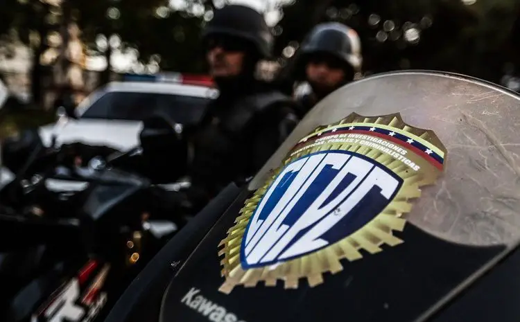  Detienen a 4 sujetos que desvalijaban carros para vender las piezas en Colombia