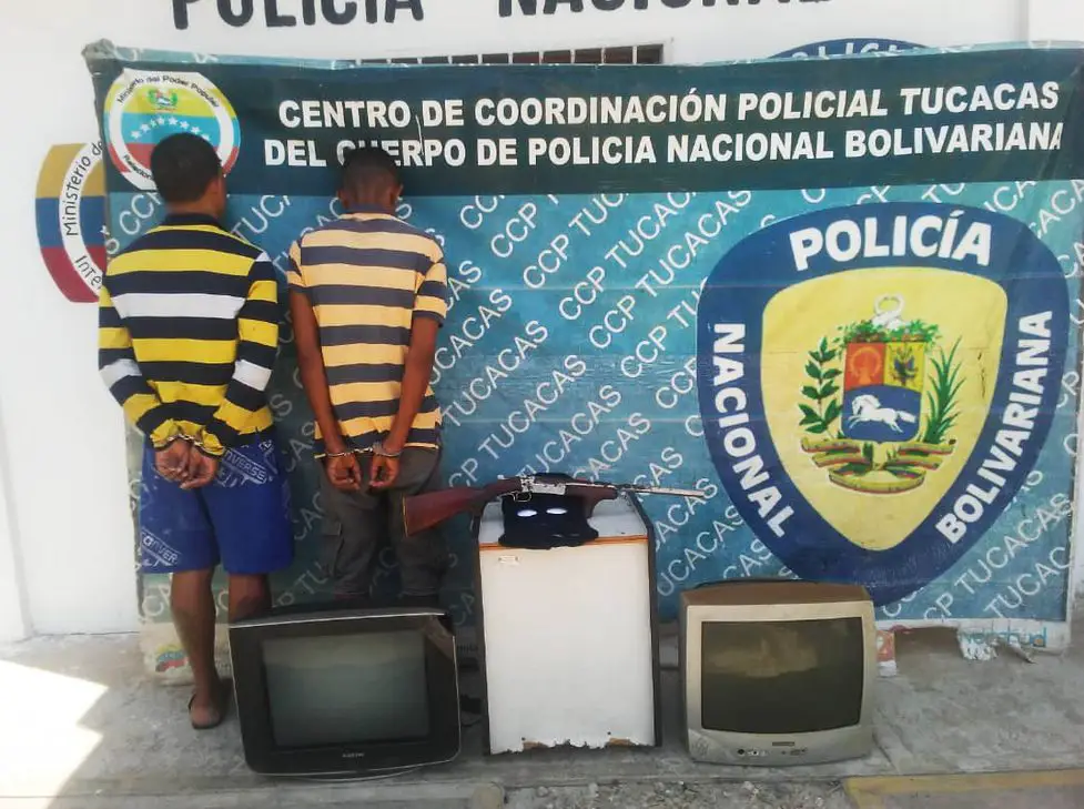  PNB desarma a costeños e incauta televisores robados