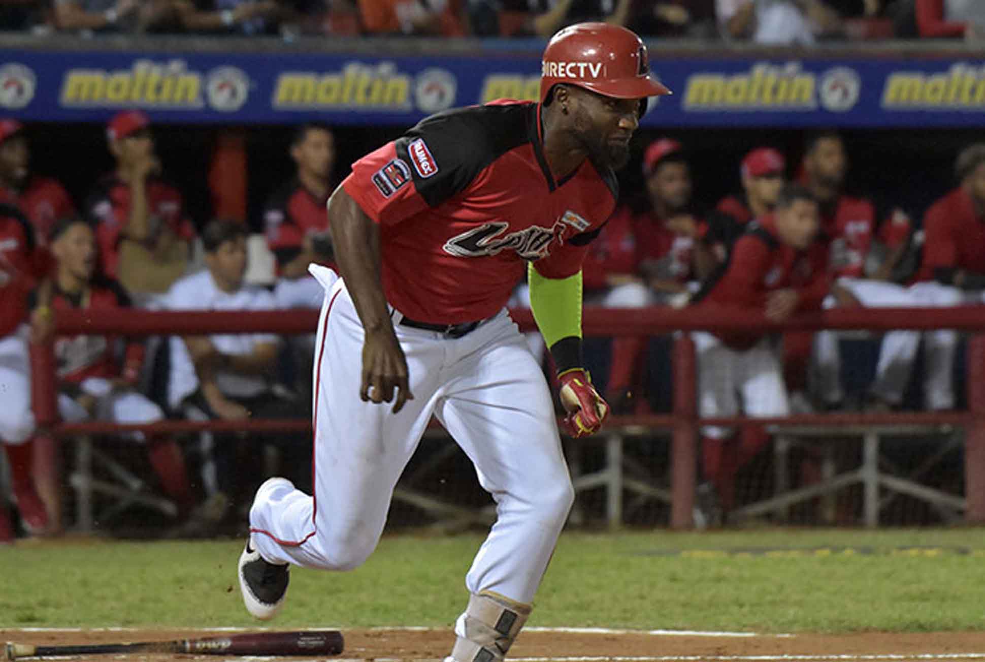 Cardenales picoteó más y tomó la delantera en la semifinal