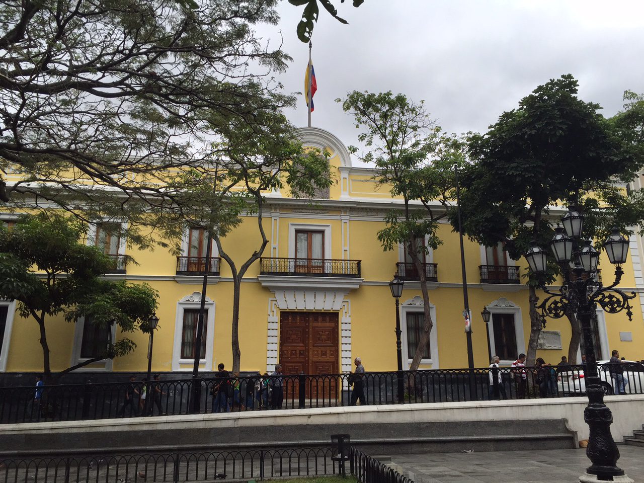  Cancillería: Colombia busca incrementar las tensiones con acusación a militares