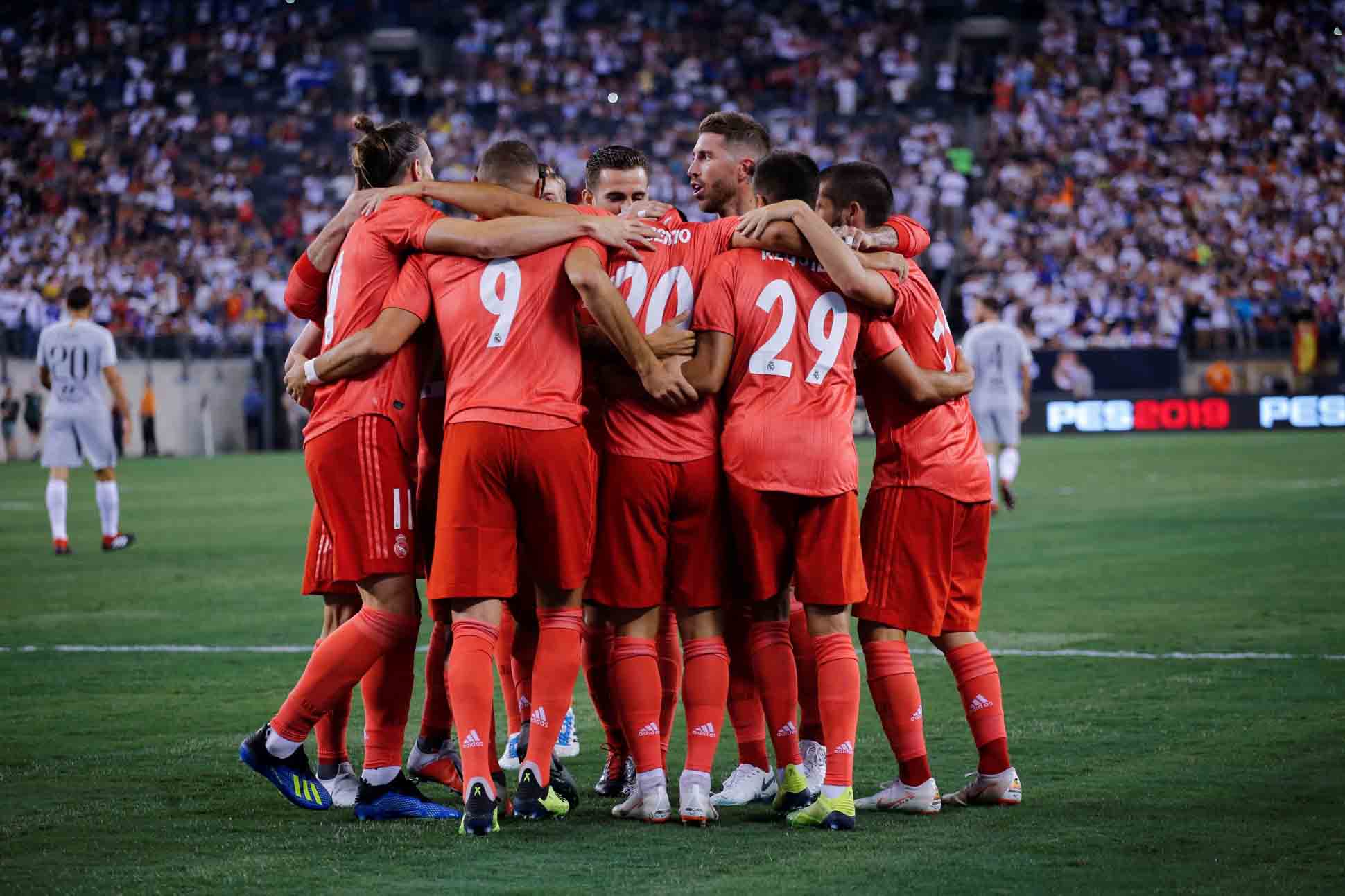 Celebrar los goles en grupo será prohibido en la liga inglesa