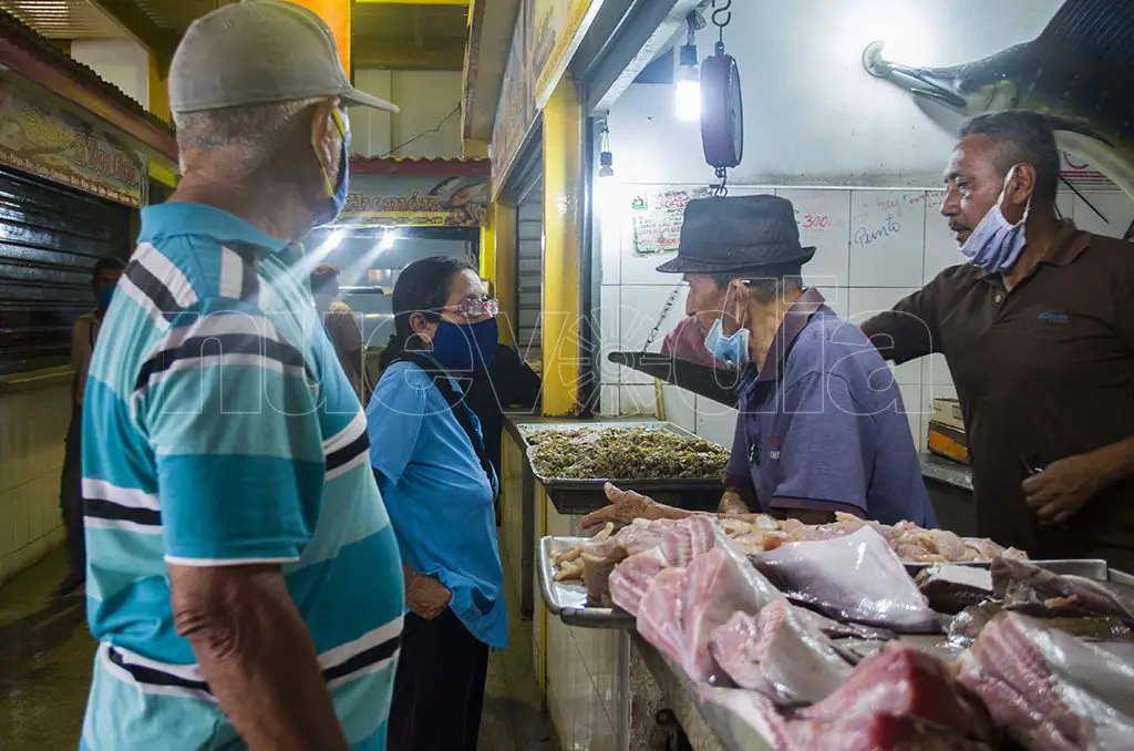  Incumplen medidas de prevención en mercado municipal de Carirubana